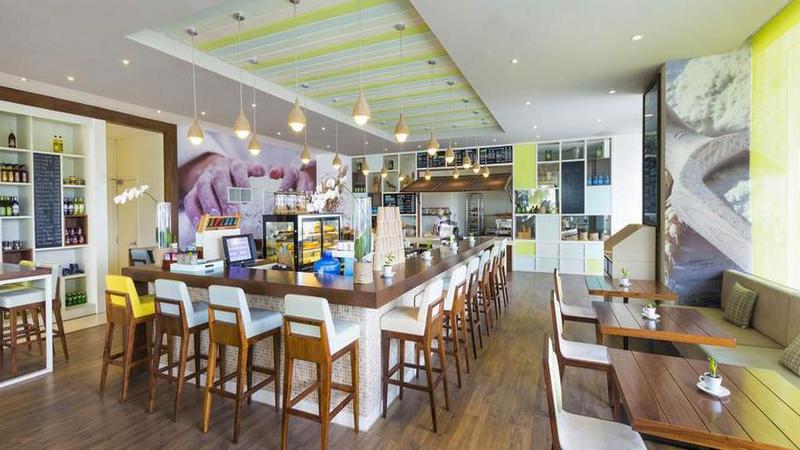 khach-san-a-la-carte-da-nang-beach-10-800x450